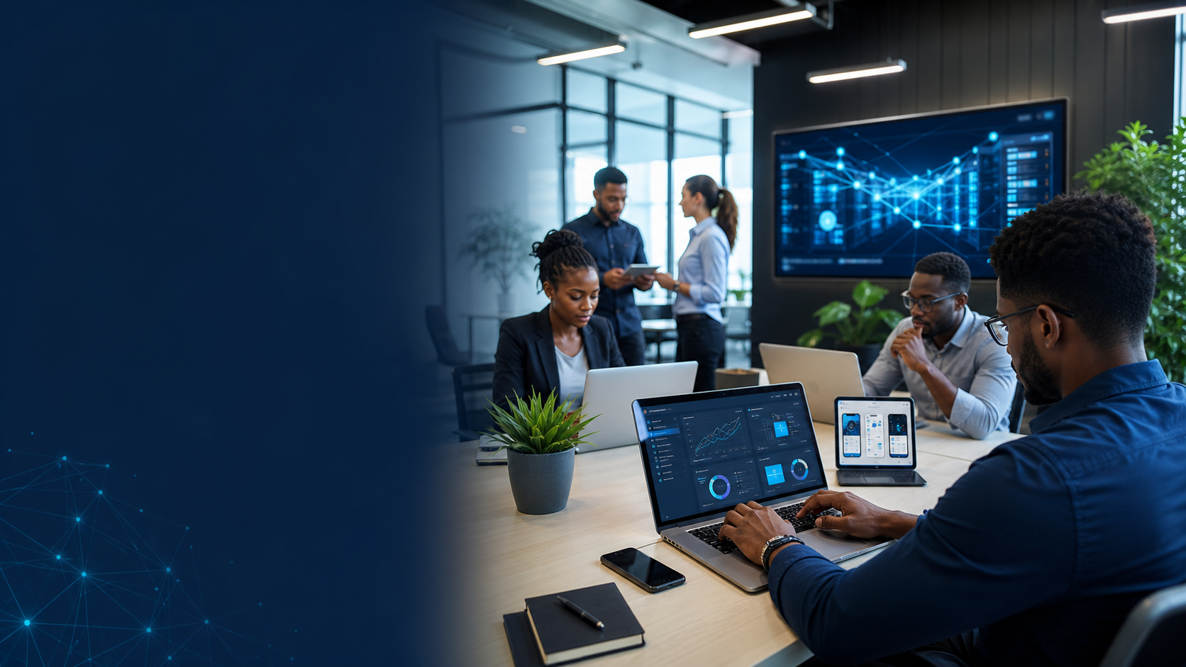 Espace de travail technologique avec interfaces logicielles et écrans de données